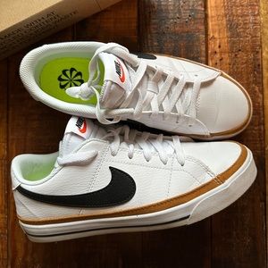 Women’s Nike Court Legacy